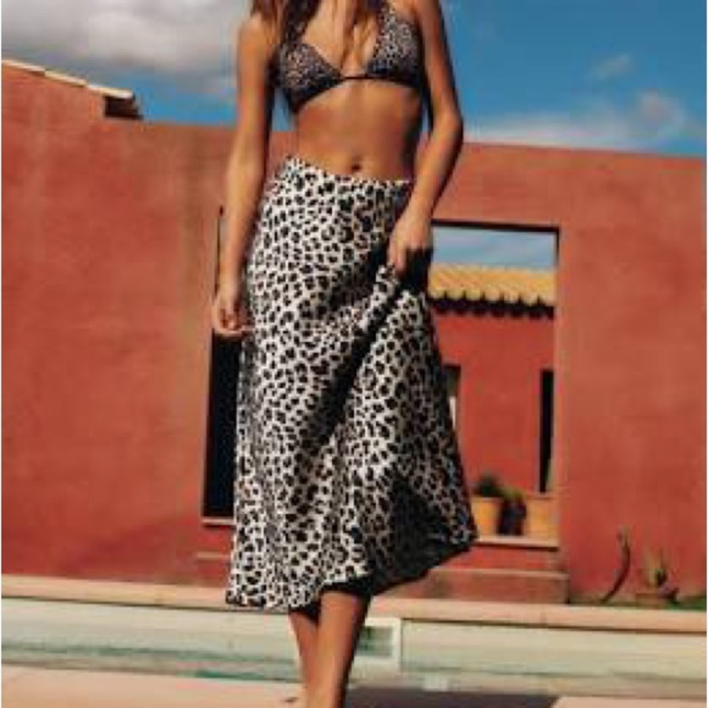Zara Black and White Leopard Print Pencil Skirt